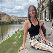 Profesora de Lengua Castellana y Literatura se ofrece para dar clases a todos los niveles: Primaria, Secundaria, Bachillerato, PAU